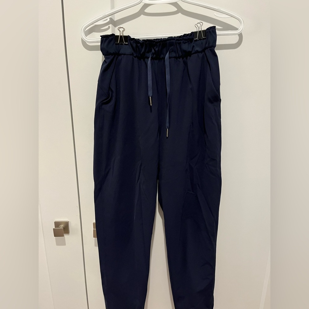 Lululemon Stretch High Rise 7/8 Pant Women’s Navy size 2